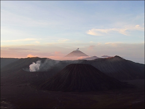 Răsărit peste vulcanul Bromo