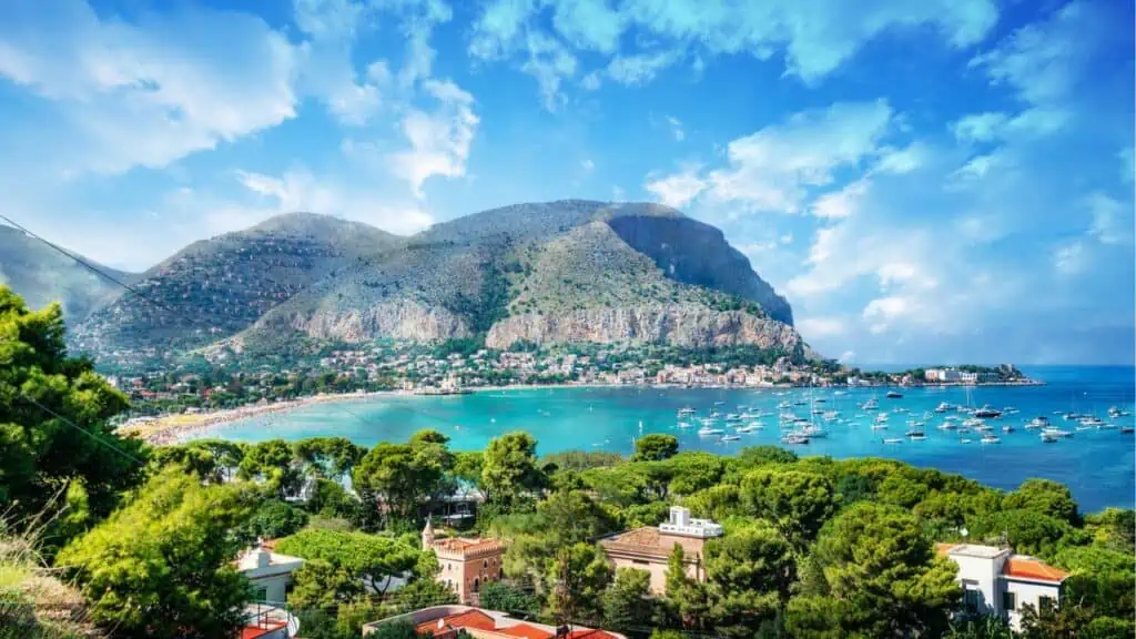 Golful Mondello și Monte Pellegrino, Palermo, Sicilia - Italia