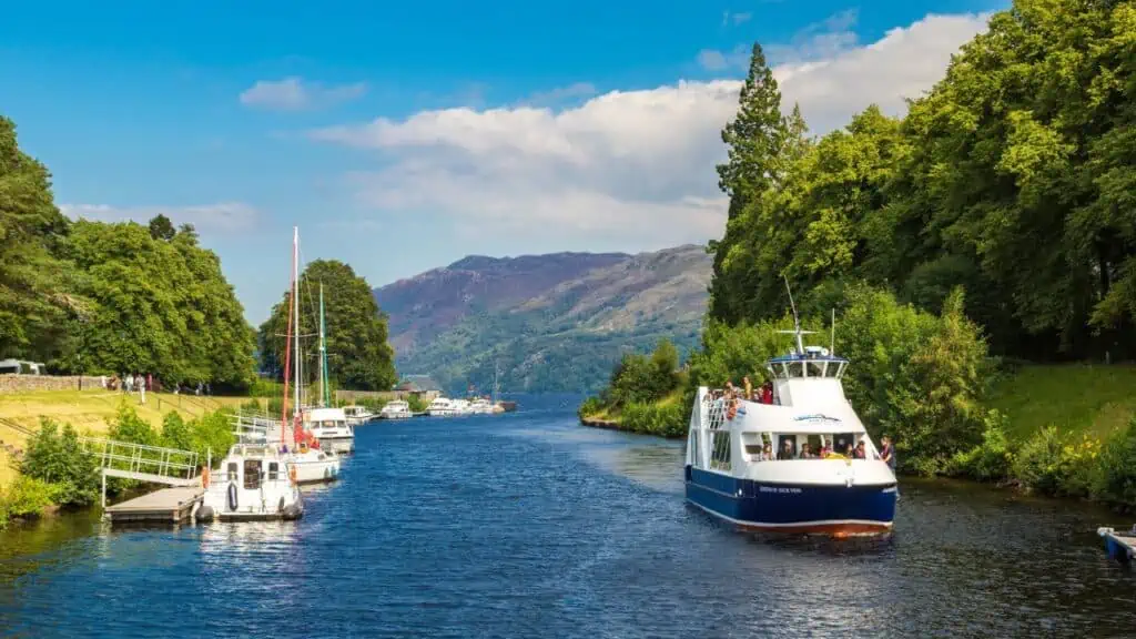 Fort Augustus și Loch Ness din Scoția