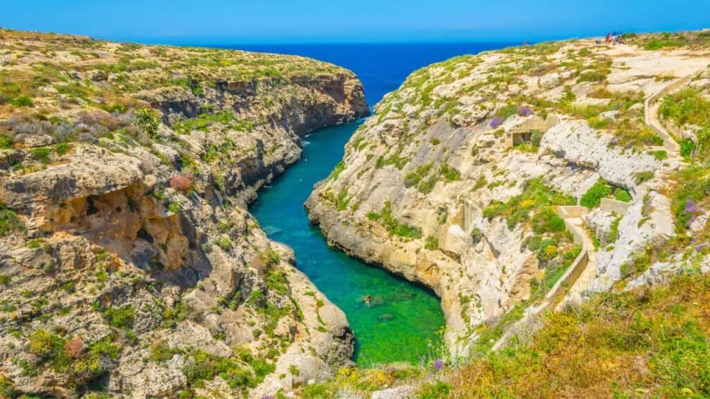 Plaja din Valea Ghasri din Gozo